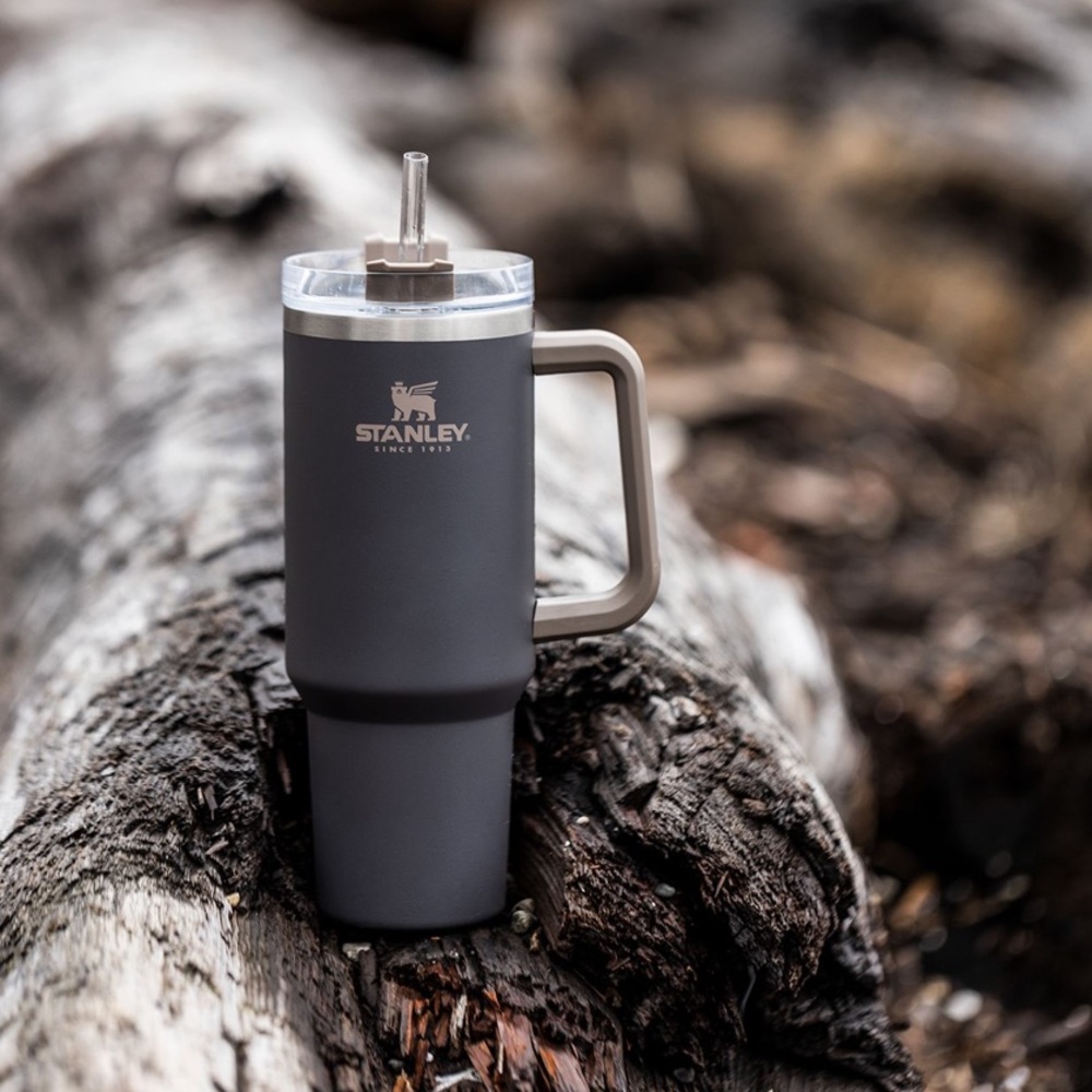 NWT: Stanley Adventure Quencher Travel Tumbler 40oz Coal